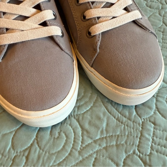 Taos Z Soul Sneaker Gray Side Zipper Laces Size 9 Wide Women - Picture 12 of 12